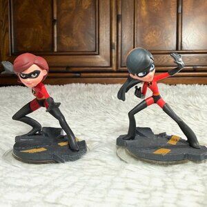 Disney Infinity Mrs. Incredible and Violet Figures + Violet Play Card